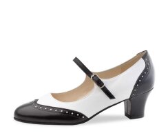 werner-kern-emma-in-schwarz-weiss