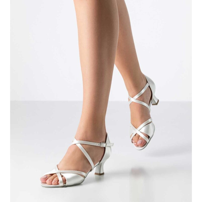 july-weiße-brautschuhe