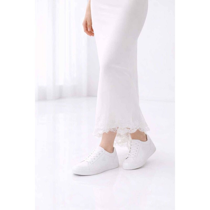 Braut Sneaker DM-B03 Weiß als flachen Hochzeitsschuh für den langen Tag.